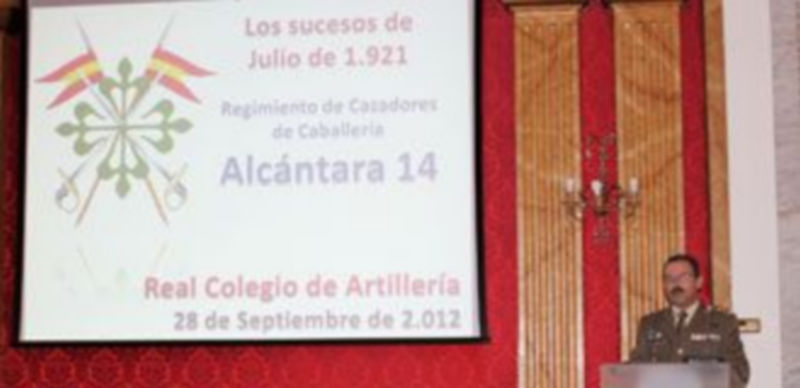 El salón de actos de la Academia de Artillería albergó el pasado viernes la conferencia pronunciada por el coronel Sanz y Calabria