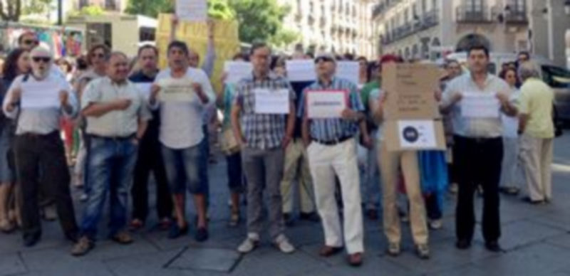Los funcionarios protestaron ayer en la Plaza Mayor