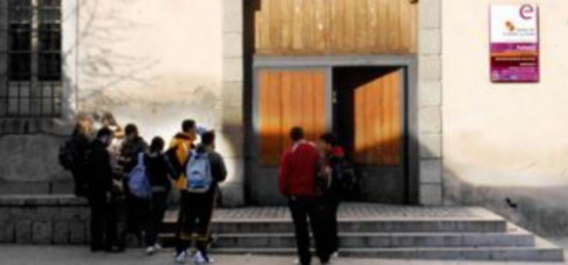 Las familias de siete alumnos de Navafría