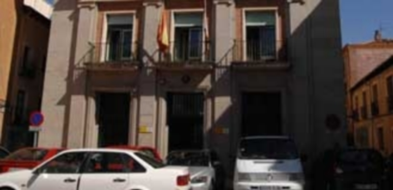 Edificio que todavía acoge las instalaciones del INSS y la Tesorería de la Seguridad Social en Segovia. / A. Benavente