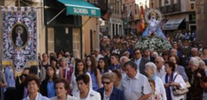 Los segovianos acompañaron de forma masiva a la patrona de Segovia en su regreso al santuario de las Peñas Grajeras./ Diego de Miguel