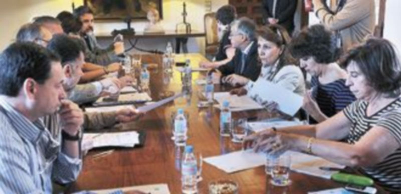 Un momento de la reunión de la junta directiva de FAPE