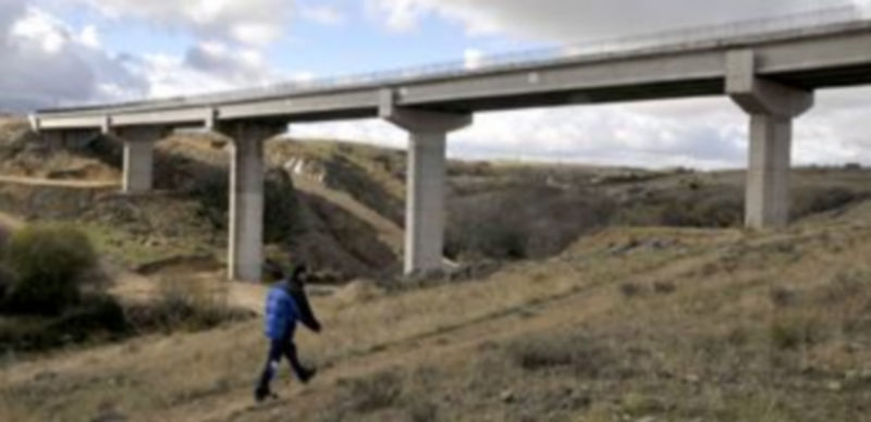 El Servicio de Obras está a punto de iniciar el refuerzo del firme de la carretera de Hontanares de Eresma a Los Huertos. / Alberto Benavente