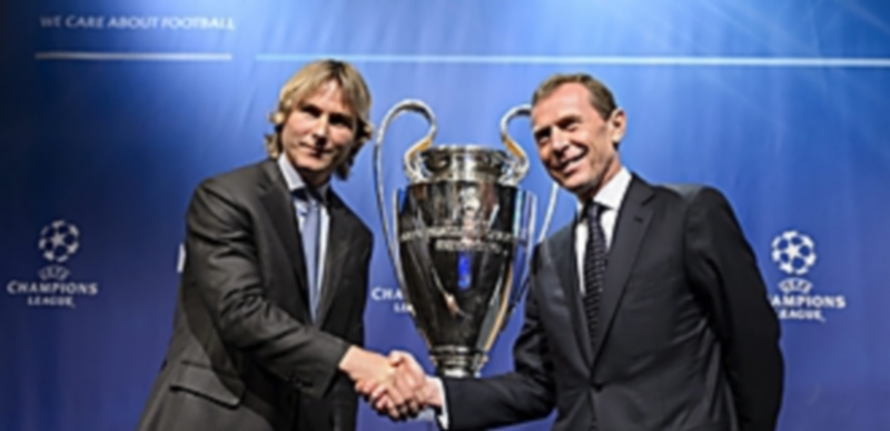 «Estamos hablando demasiado de la final, hay que jugar las semifinales» 1 Butragueño (der)