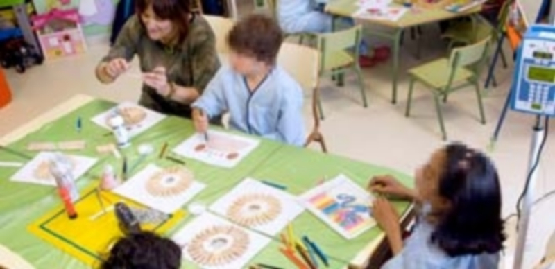 Imagen de los talleres que se desarrollan en el Hospital General de Segovia para niños hospitalizados. / El Adelantado