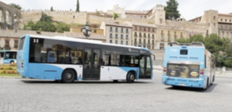 La plaza de la Artillería seguirá siendo uno de los nudos de comunicaciones también para el transporte público. / NEREA LLORENTE