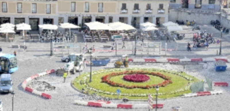 Las obras se han ejecutado a lo largo del mes de octubre y han afectado a varias zonas de la plaza de la Artillería. / KAMARERO