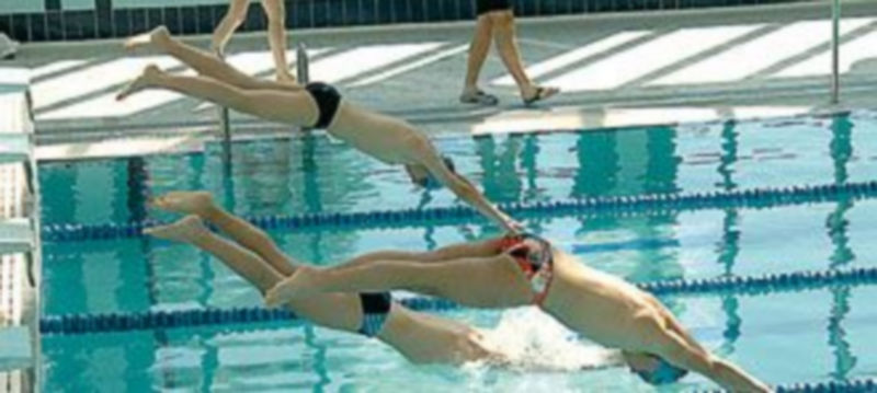 La piscina climatizada estará cerrada quince días. /JUAN MARTÍN