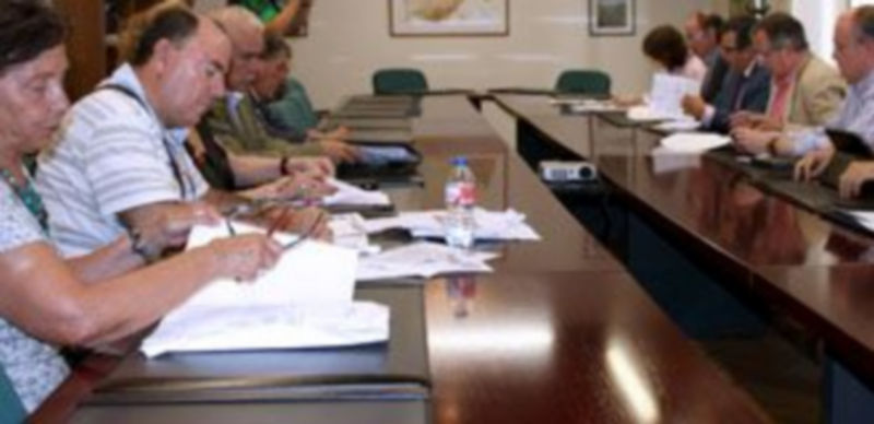Un momento del Consejo de Salud celebrado ayer en la Delegación Territorial de la Junta. / El Adelantado