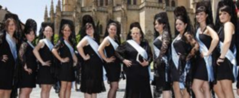 La batucada de “Brincadeira” introdujo un frenético ritmo por las calles de la capital. / Diego de Miguel.