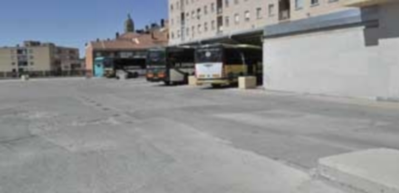 El Ayuntamiento ha elaborado un proyecto para reparar y consolidar la campa de la estación de autobuses. / Kamarero