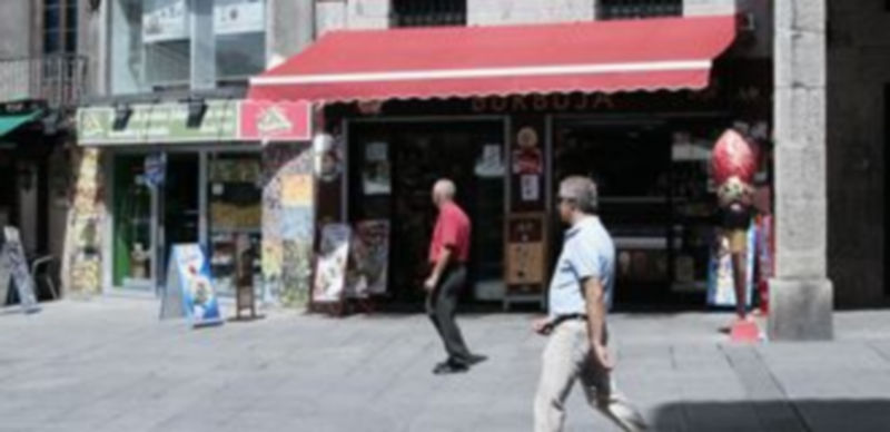 Uno de los establecimientos que sufrió la visita de los delincuentes en esta última oleada de robos. / Lara Mazagatos