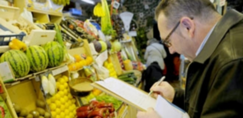 La AECC ha recogido firmas para mejorar las condiciones de los pacientes. / Kamarero