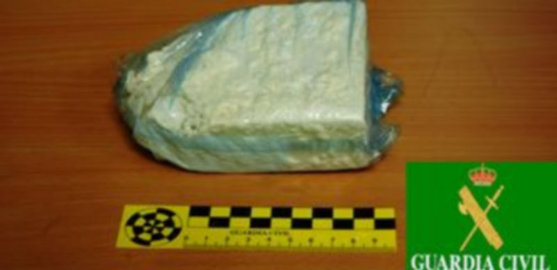 Imagen de la droga que ocultaban en el vehículos los dos detenidos. / El Adelantado