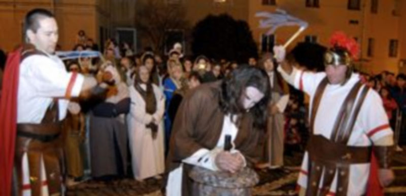 La puesta en escena de los distintos episodios de la Pasión logró momentos de gran realismo. / Alberto Benavente