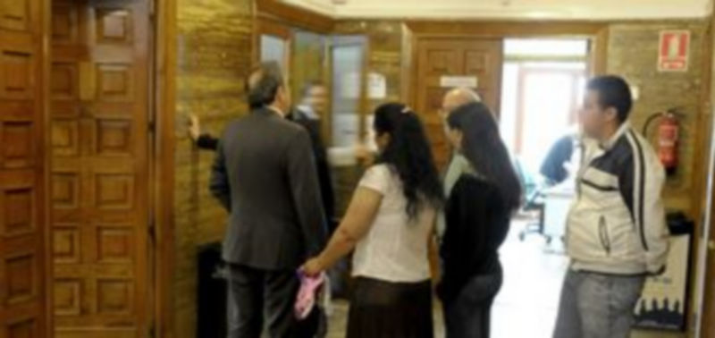 Varios familiares del interno fallecido están siguiendo las sesiones del juicio. / Alberto Benavente