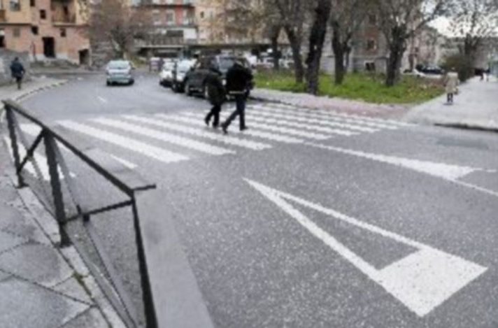 La AECC registró el pasado 17 de mayo cerca de 59.000 firmas para exigir la unidad de radioterapia. / Kamarero