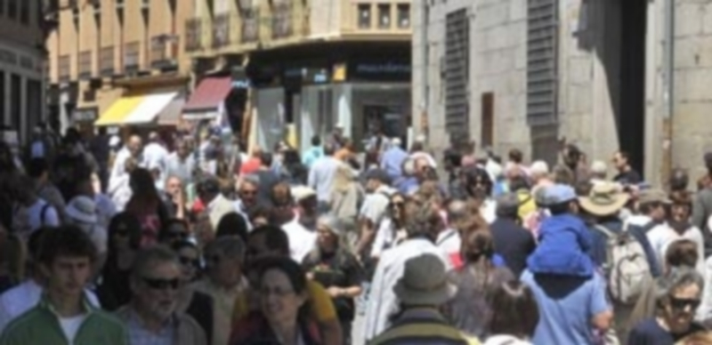 El grupo aprovecha la masiva presencia de turistas en las calles para intentar sustraer sus efectos. / Kamarero