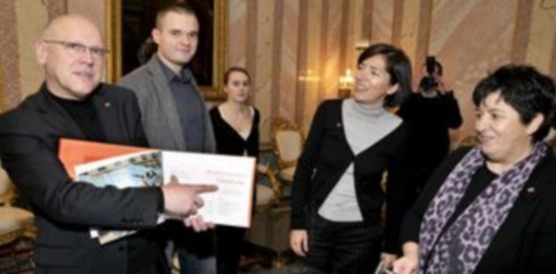 Luquero y Preciado recibieron a la delegación polaca en la Sala Blanca del Ayuntamiento. / A. Benavente