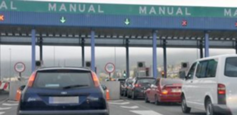 Los ladrones fueron detenidos después en el peaje de San Rafael. / Alberto Benavente