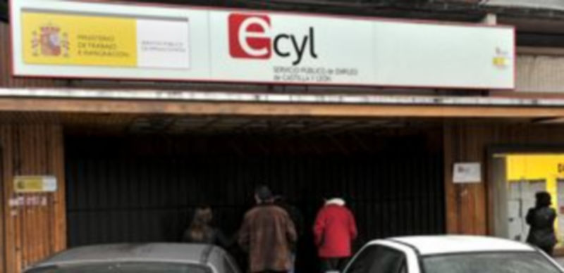 Entrada de la Oficina de Empleo de la capital segoviana