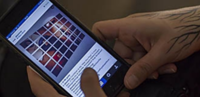 Casi un 50% de jóvenes dice haberse sentido “saturado” por la tecnología. / E. P.