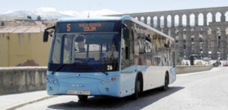 El nuevo contrato de transporte urbano supondrá la renovación de la flota actual de los autobuses. / JUAN MARTÍN