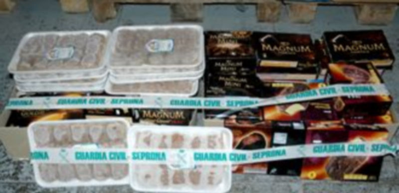 Los helados y la carne congelada carecen del etiquetado obligatorio prescrito por la ley. / Guardia Civil