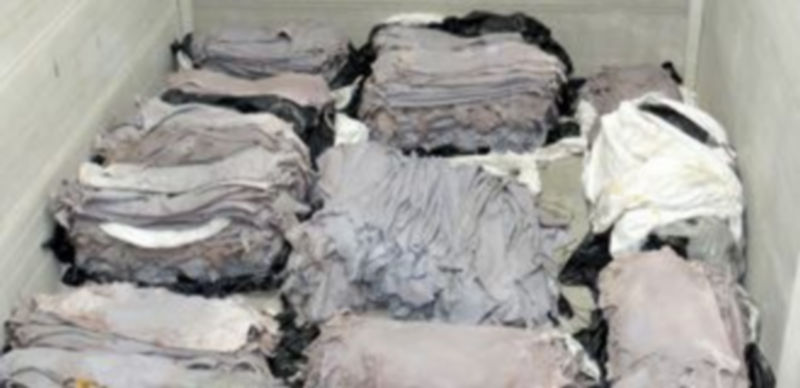 Imagen correspondiente a las pieles que contenían la cocaína y que fueron requisadas por la Guardia Civil. / El Adelantado