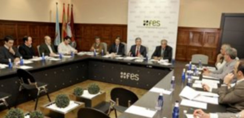 Palomo presidió ayer la reunión del comité ejecutivo y de la junta directiva de la FES. / Alberto Benavente.