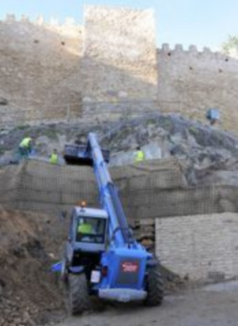 Imagen correspondiente al muro levantado junto a la muralla