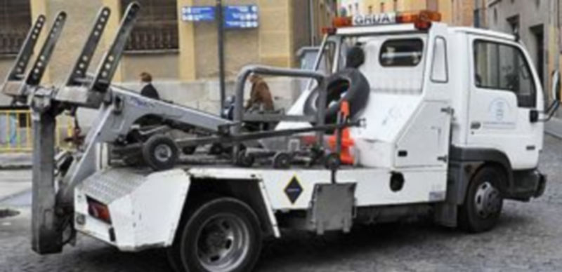 La empresa Setex asume la prestación del servicio de la grúa. /Kamarero