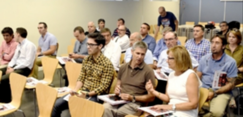 Numerosos representantes del sector agroalimentario acudieron a la cita convocada por la Diputación. / Marta Herrero