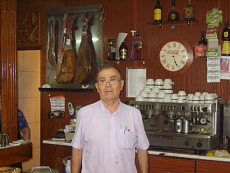 Diego García Sacristán ha permanecido ligado al mundo de la hostelería desde que con 15 años llegó a Madrid con 25 pesetas y con mucha ilusión . / El Adelantado