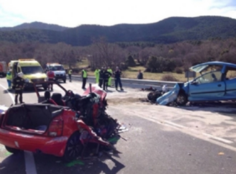 Los siniestros en vías interurbanas crecen un 23,9% en la Comunidad 1 Uno de los accidentes más graves del año con seis fallecidos en Ávila. / E.P.