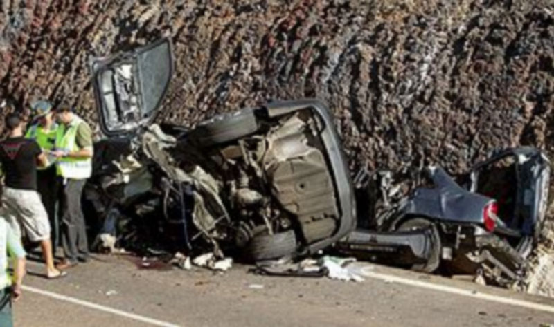 Imagen del accidente de tráfico ocurrido esta madrugada en la EX-336 ./ EFE