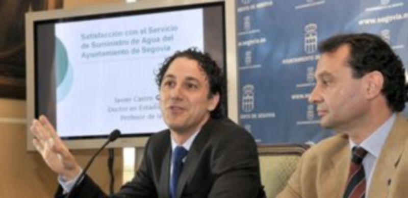 El alcalde junto a Javier Castro