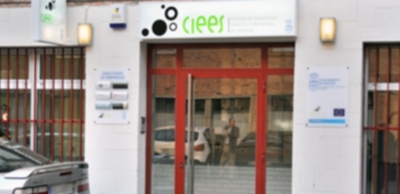 Fachada del local municipal que podría pasar a la Federación Territorial para financiar el arreglo de La Albuera. / Kamarero