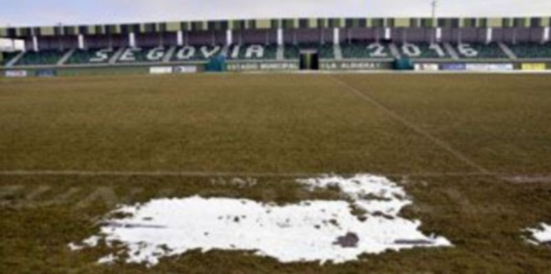 En este estado se encontraba el campo de fútbol de La Albuera el pasado jueves