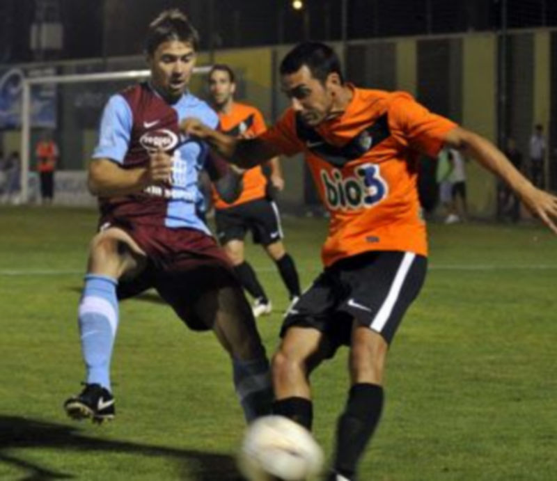 Anel no se pone plazos para su retorno a los campos de fútbol 13 Anel jugó uno de sus últimos partidos ante la Ponferradina. / Juan Martín