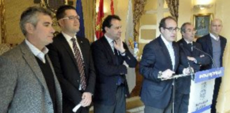Momento de la presentación oficial de la escuela en el Ayuntamiento de Segovia. / Juan Martín