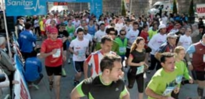 Momento de la salida de la pasada edición de la “Sanitas Marca Running”. / Juan Martín