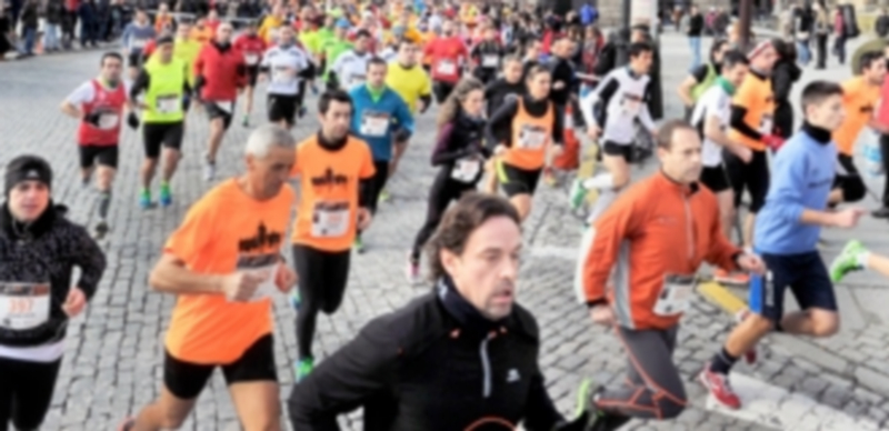 Los participantes en la III Carrera Monumental Cébé Ciudad de Segovia