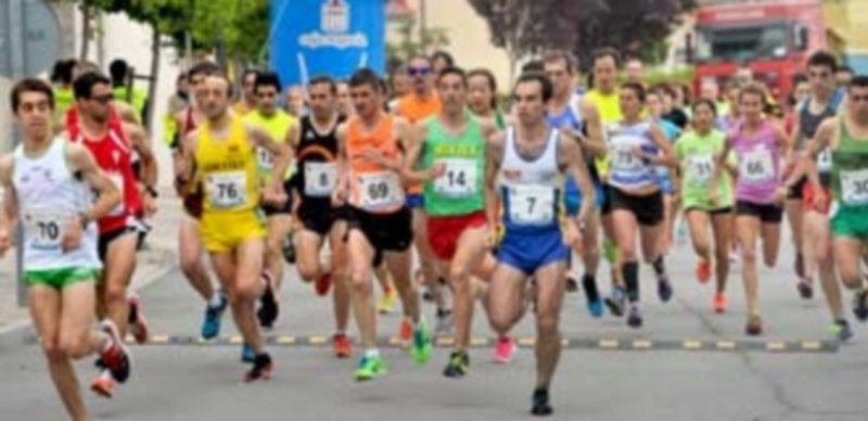 Diversos momentos de la Legua que se disputó en Valverde del Majano