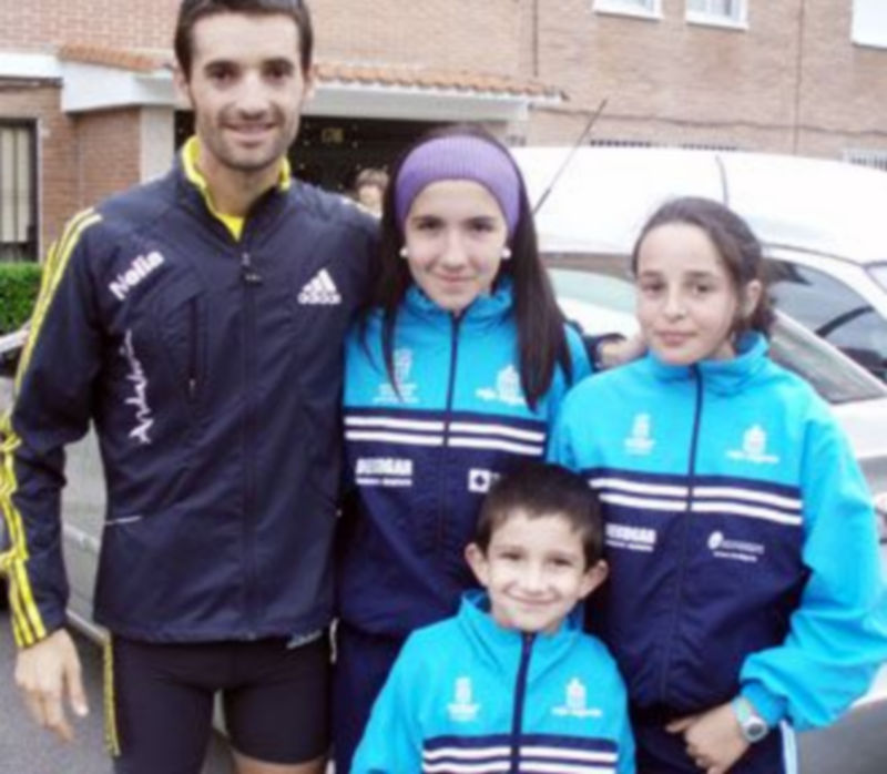 Carla Santa Elena (en el centro)