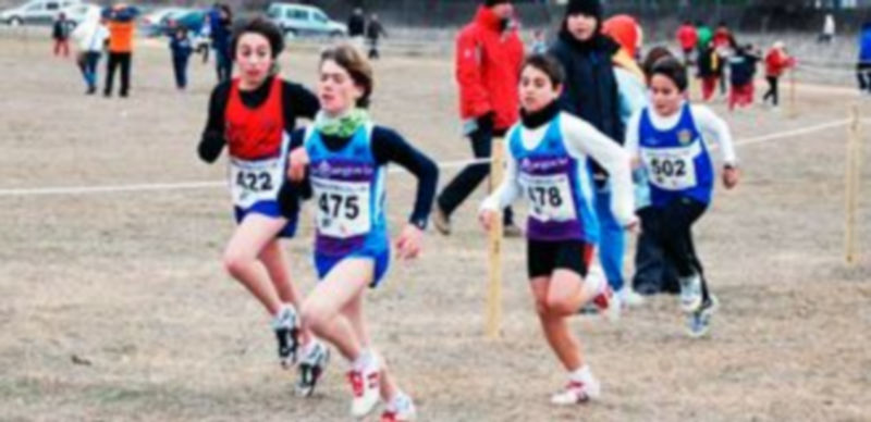 Dos corredores del CAJ Blume (dorsales 475 y 478)