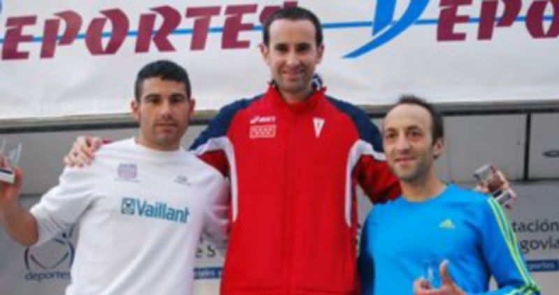 Pódium masculino de la Legua de Aguilafuente 2013. / El Adelantado