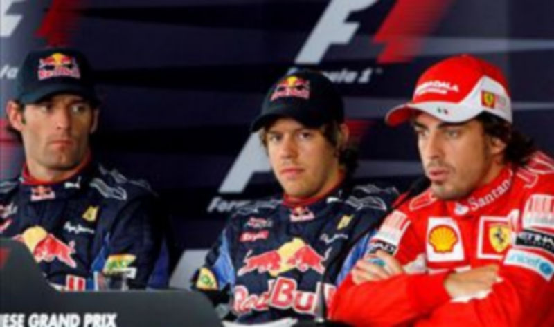 El piloto alemán de Fórmula Uno Sebastian Vettel (c)