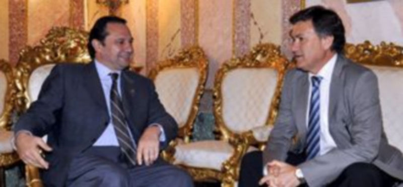 Un momento del encuentro entre Arahuetes y Vázquez