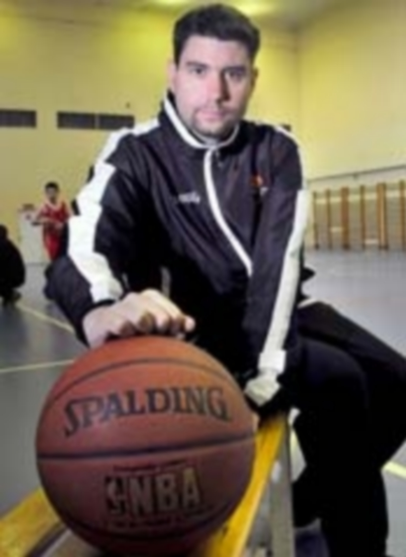 El delegado provincial de baloncesto